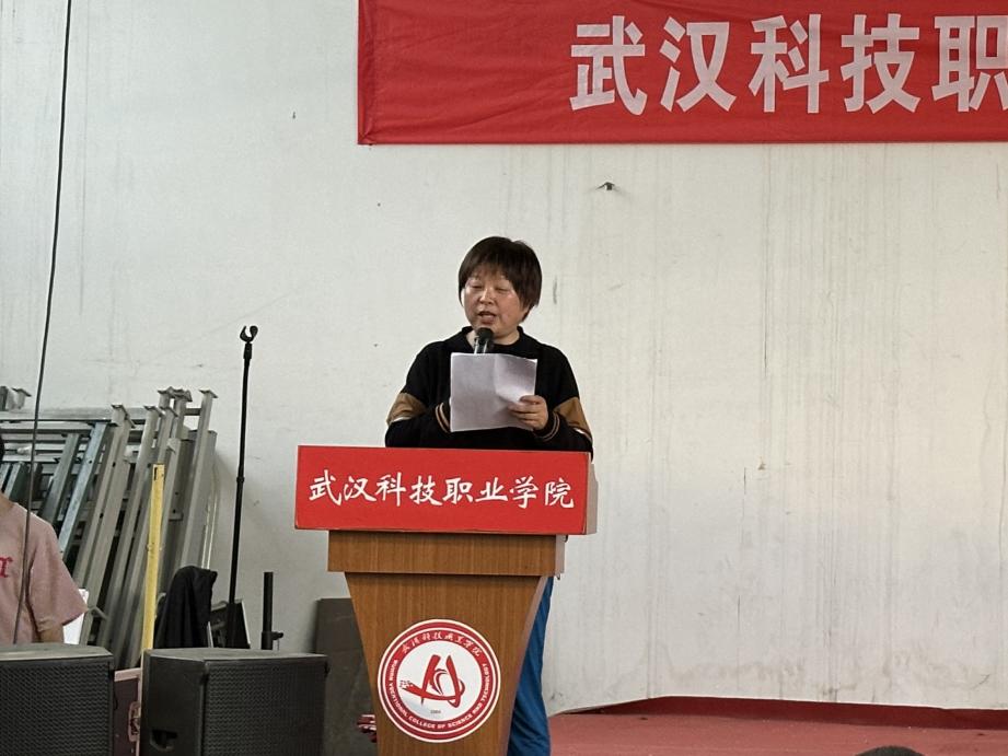 必赢官网举办2022-2023学年“五四”表彰大会暨文艺汇演 必赢官网举办2022-2023学年“五四”表彰大会暨文艺汇演