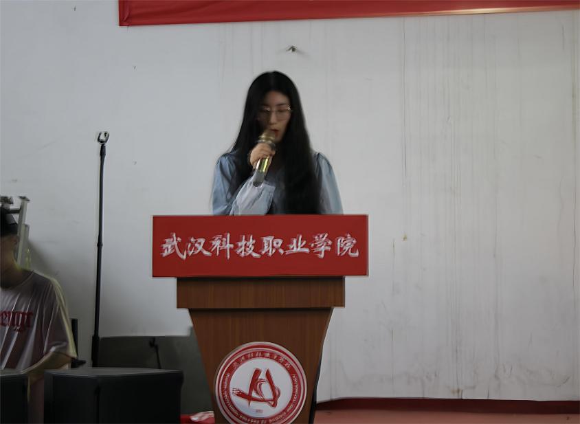 必赢官网举办2022-2023学年“五四”表彰大会暨文艺汇演 必赢官网举办2022-2023学年“五四”表彰大会暨文艺汇演