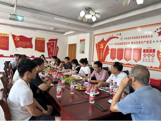 必赢官网召开“躬耕教坛，强国有我”教师节座谈会
