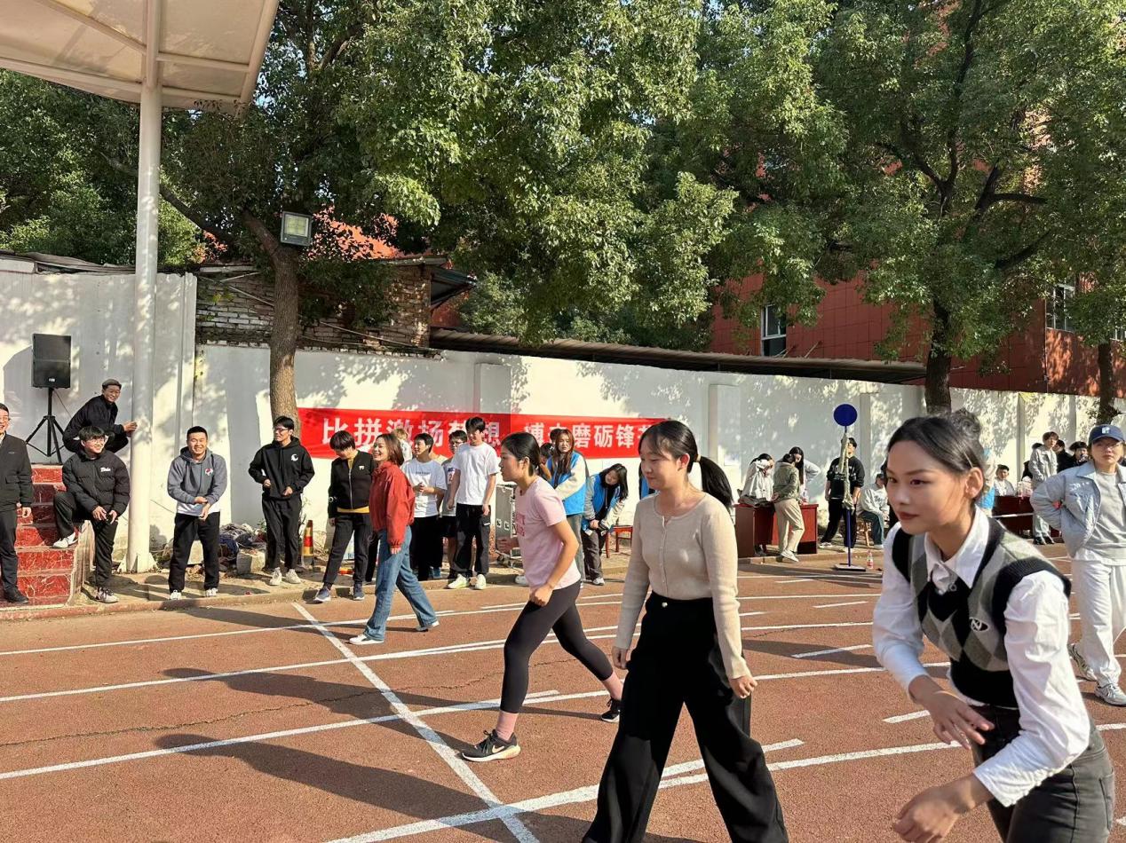 青春奋进新时代,运动逐梦向未来——必赢电子游戏网站2023年秋季运动会暨教职工运动会 青春奋进新时代,运动逐梦向未来——必赢电子游戏网站2023年秋季运动会暨教职工运动会