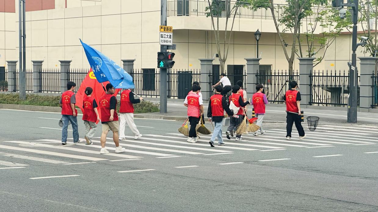 志愿之红,共创新绿 志愿之红,共创新绿