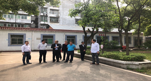 洪山区副区长一行深入学院实地调研 为学院排忧解难 洪山区副区长一行深入学院实地调研 为学院排忧解难