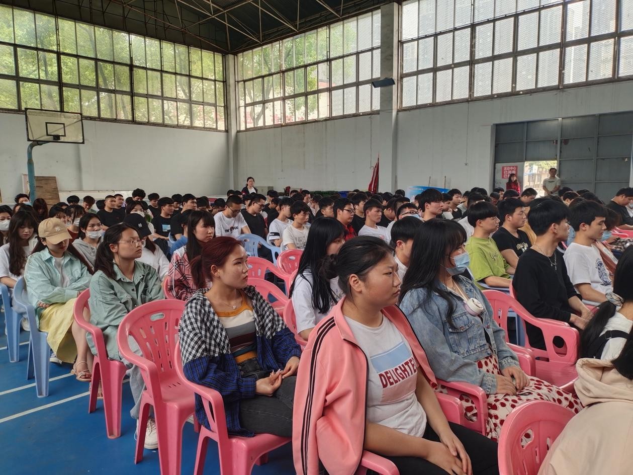 必赢电子游戏网站2020-2021第二学期 党史学习专题教育讲座(第一讲) 必赢电子游戏网站2020-2021第二学期 党史学习专题教育讲座(第一讲)