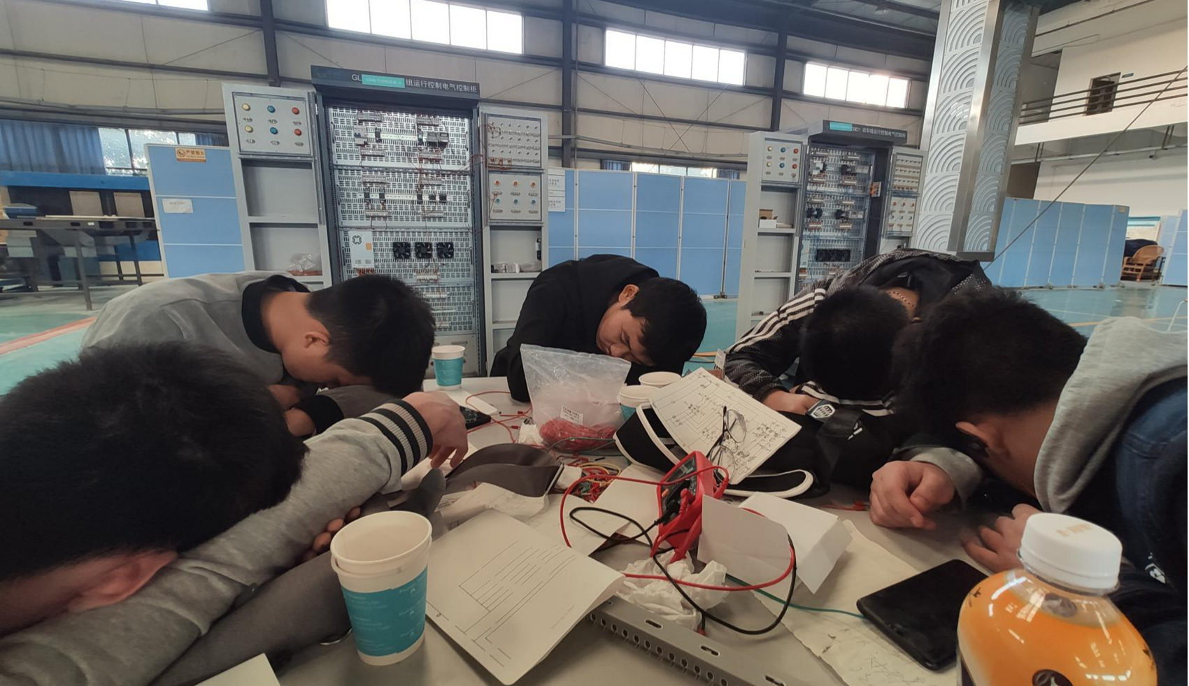 必赢官网在2019年“湖北工匠杯”技能大赛获奖而归 必赢官网在2019年“湖北工匠杯”技能大赛获奖而归