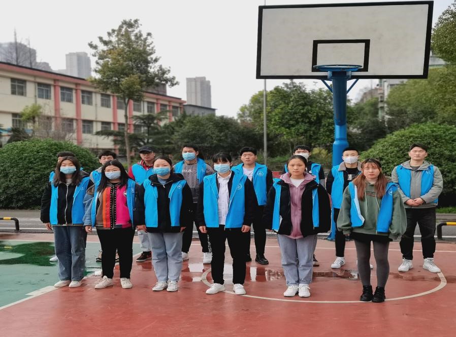 必赢电子游戏网站“雷锋月” 清扫校园志愿活动 必赢电子游戏网站“雷锋月” 清扫校园志愿活动