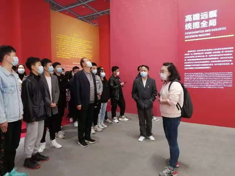 人民至上,生命至上 必赢官网组织党员教职工及入党积极分子 到武汉客厅参观抗疫专题展览 人民至上,生命至上 必赢官网组织党员教职工及入党积极分子 到武汉客厅参观抗疫专题展览