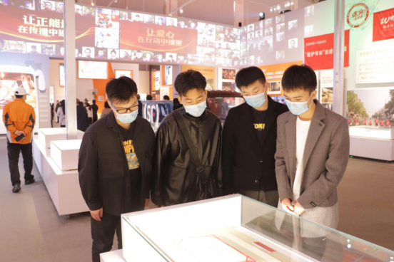 人民至上,生命至上 必赢官网组织党员教职工及入党积极分子 到武汉客厅参观抗疫专题展览 人民至上,生命至上 必赢官网组织党员教职工及入党积极分子 到武汉客厅参观抗疫专题展览